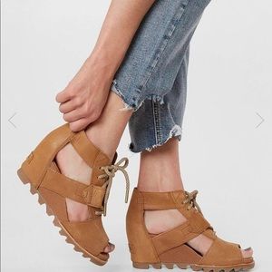 SOREL Joanie Leather Wedge Sandal Camel Color
